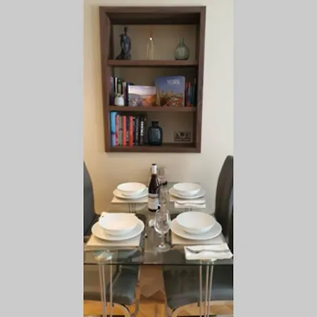 Luxury One Bedroom Within The Walls Appartamento