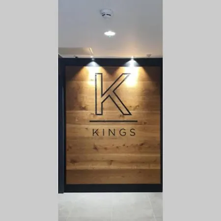 Luxury One Bedroom Within The Walls *