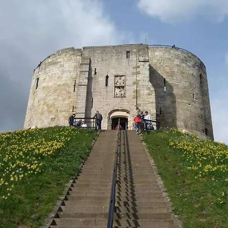 Luxury One Bedroom Within The Walls Daire