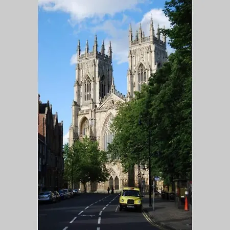 Luxury One Bedroom Within The Walls * York